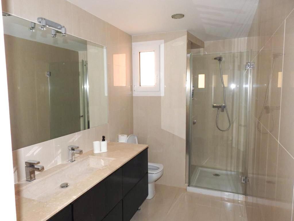 Carihuela Beach Suite Apartment ตอร์เรโมลิโนส ภายนอก รูปภาพ