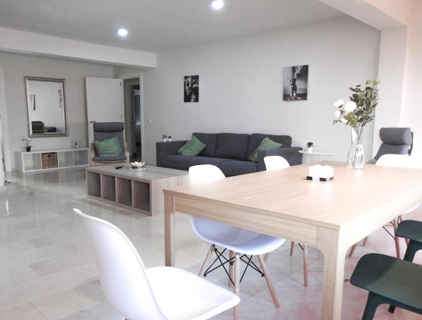 Carihuela Beach Suite Apartment ตอร์เรโมลิโนส ภายนอก รูปภาพ